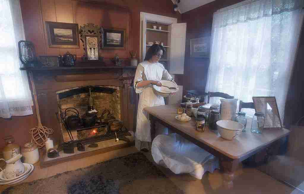 woman making cornbread