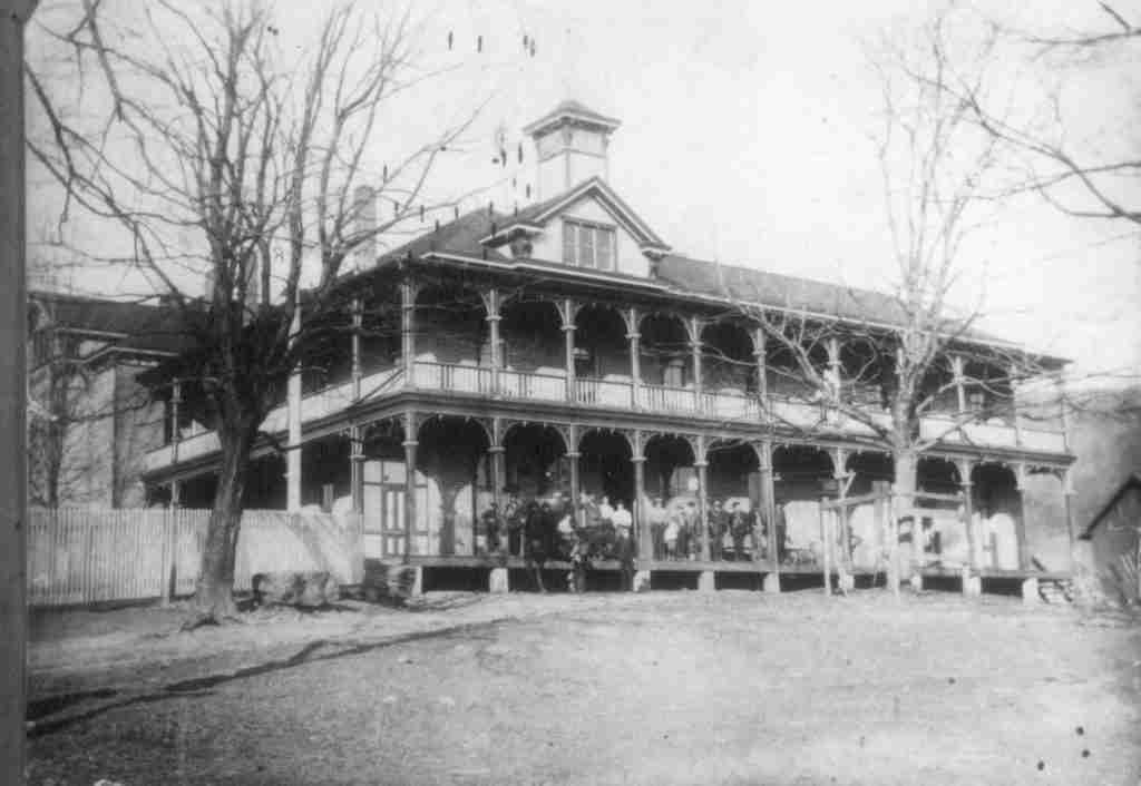 Foster Falls Hotel