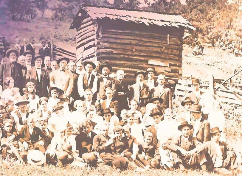 Historic photo of Rock Castle Gorge families gathered in Virginia before the Blue Ridge Parkway construction.