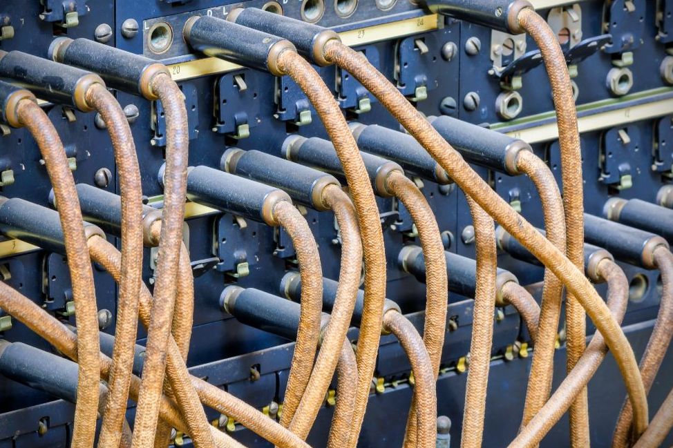 Switchboard cords used by telephone operators to connect calls between subscribers.